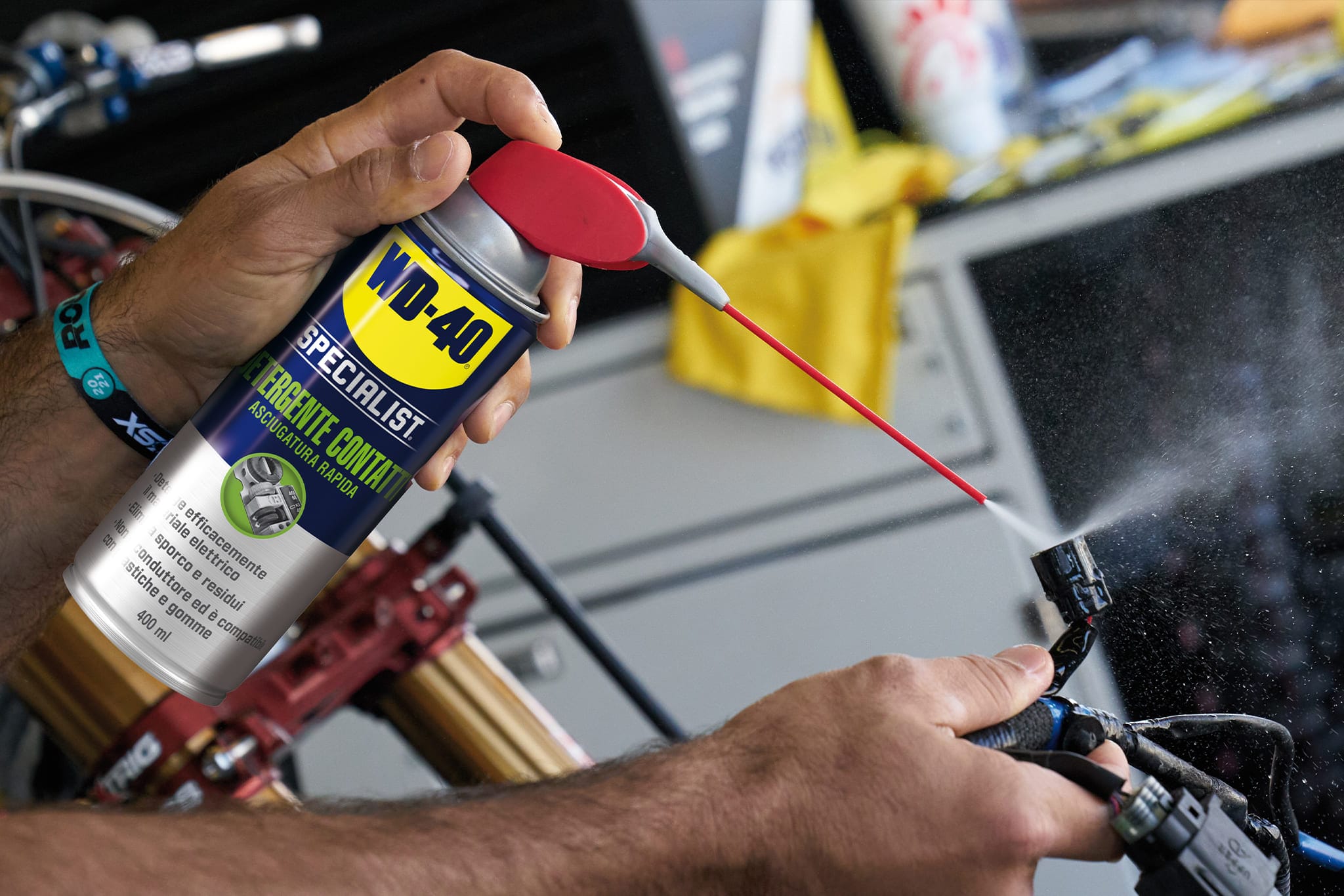 wd 40 detergente contatti 2048x1366 01 (1)