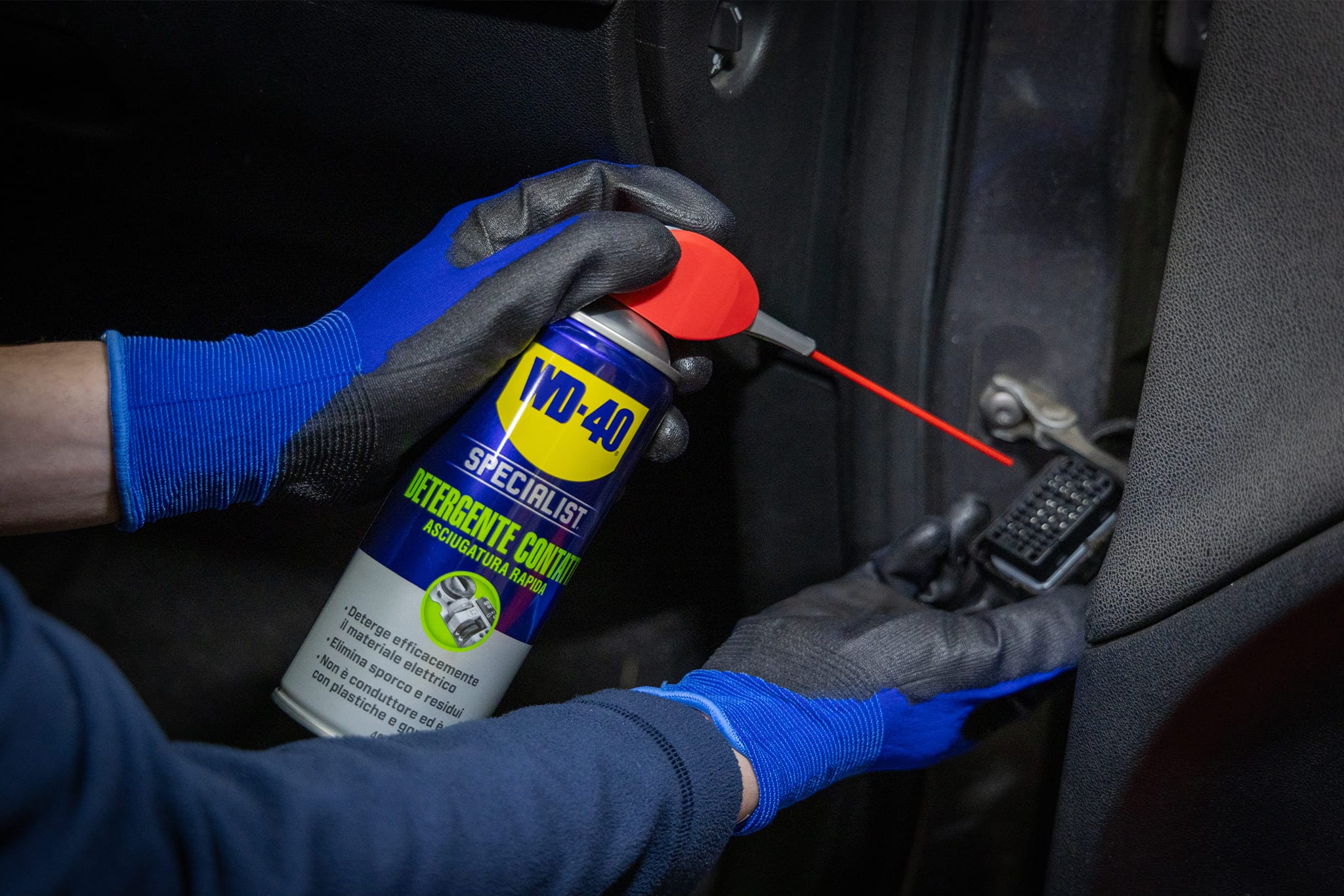 wd 40 detergente contatti 2048x1366 02 (1)